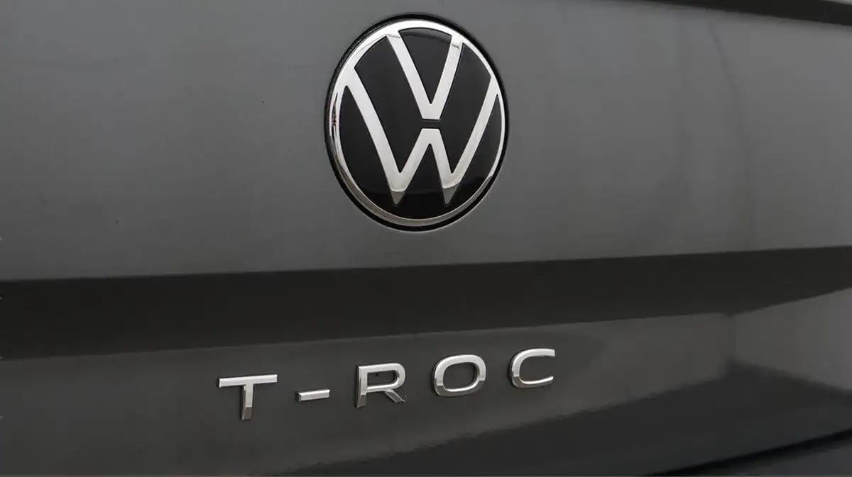 2023-volkswagen-t-roc-10-tsi-life-big-20