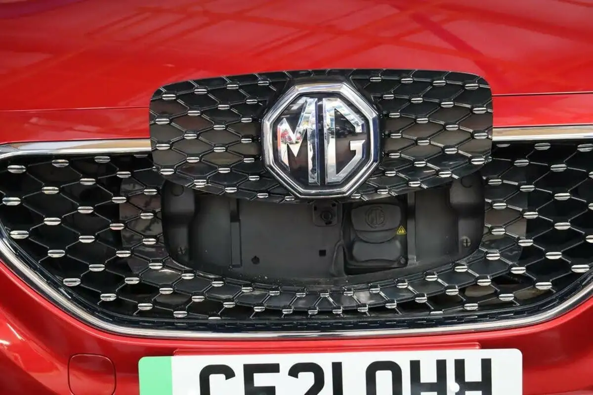 2021-mg-zs-suv-e-exclusive-ev-big-16