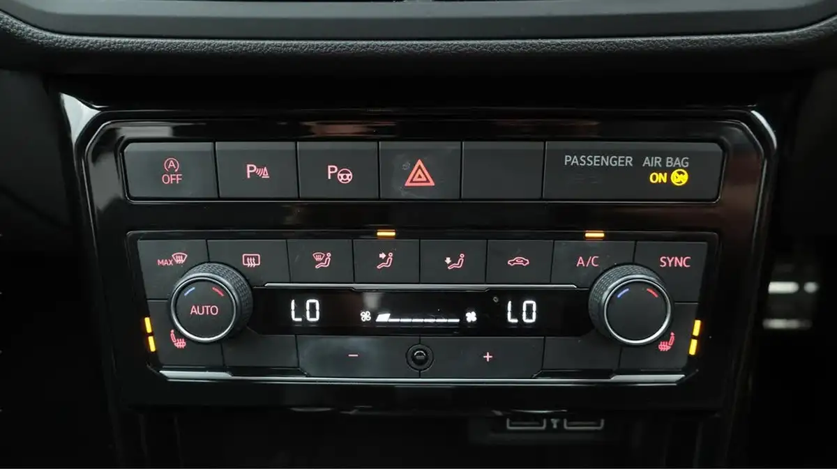 2020-volkswagen-t-cross-15-tsi-r-line-big-16