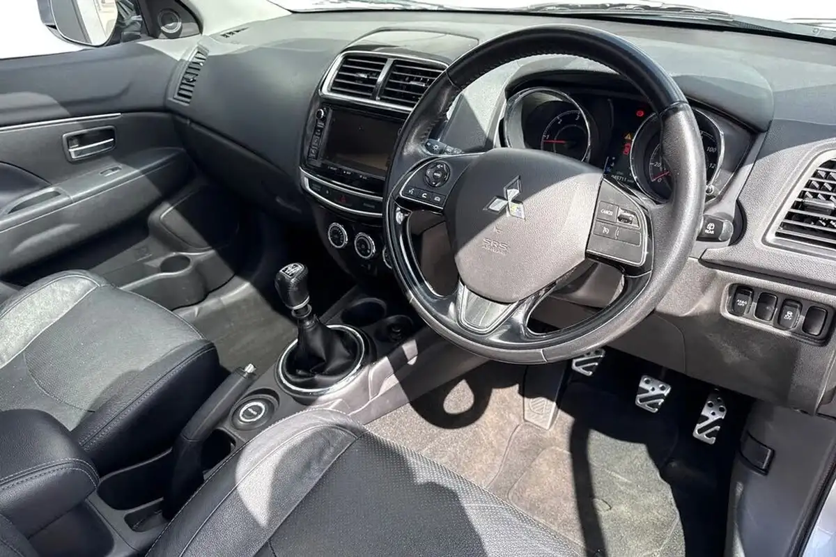 2017-mitsubishi-asx-16d-4-big-13