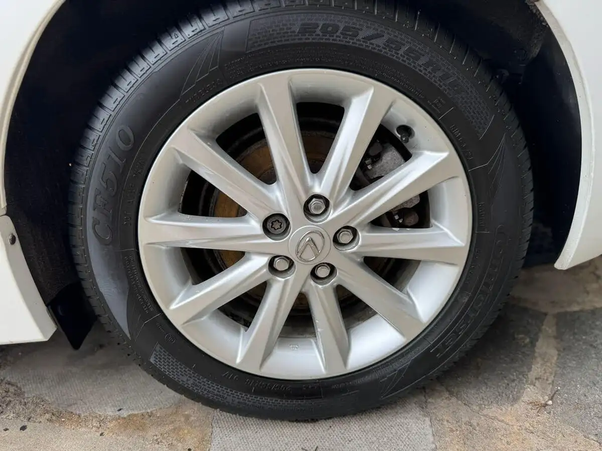 2012-lexus-ct-200h-18-se-l-cruise-big-23