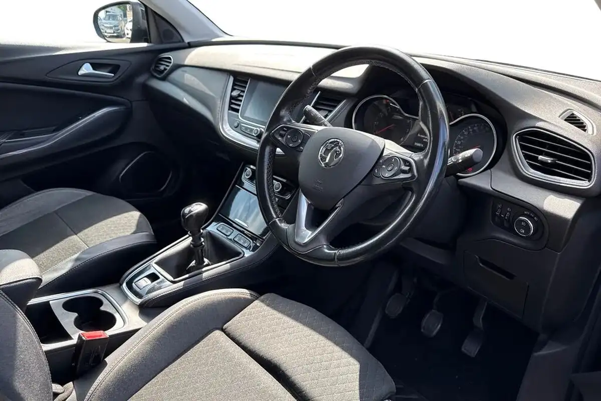 2021-vauxhall-grandland-x-12-griffin-big-6