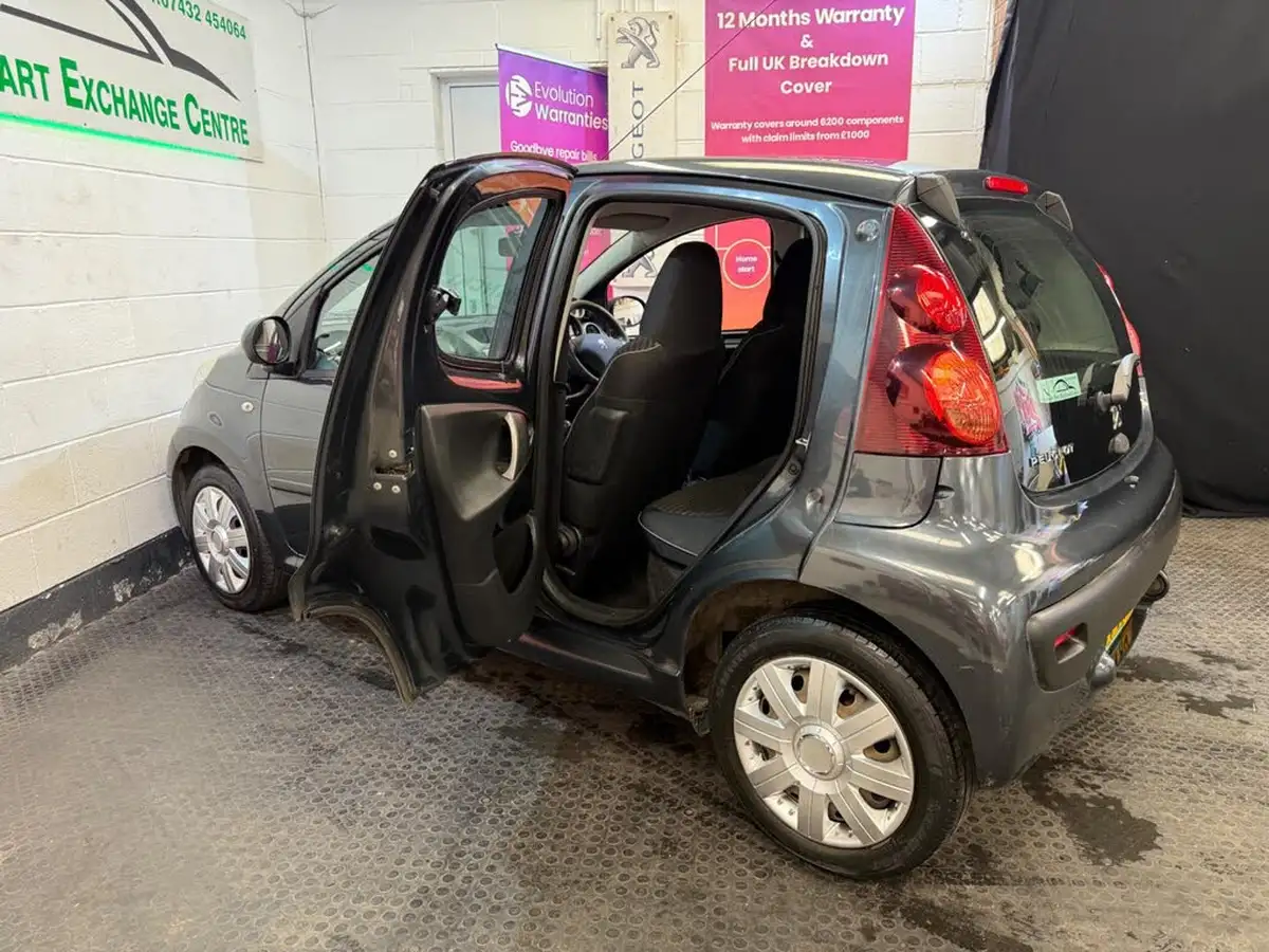 2014-peugeot-107-10-active-5d-big-19