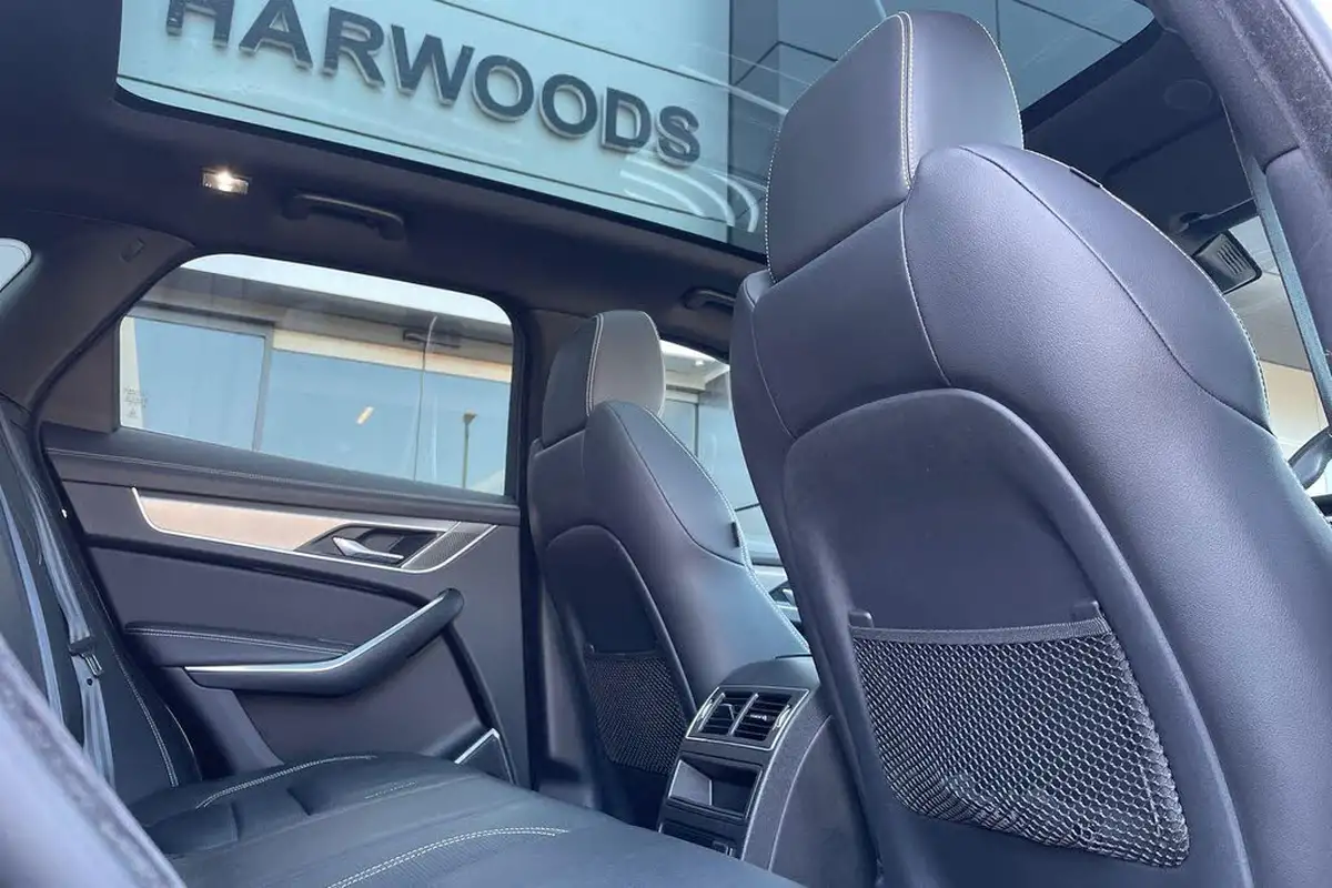 2021-jaguar-f-pace-big-35