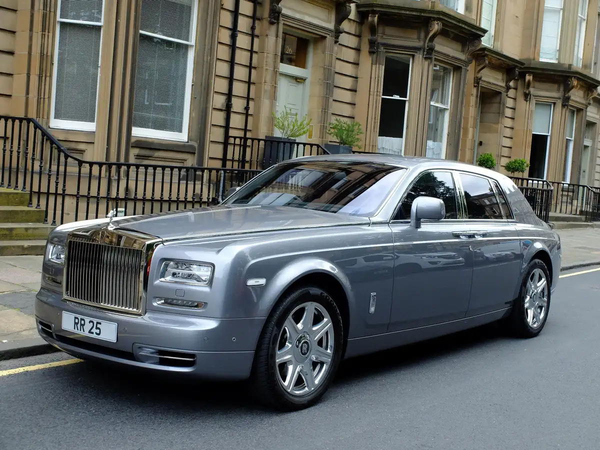 2016-rolls-royce-phantom-67-coupe-2d-big-0