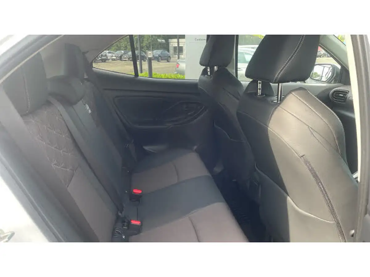 2024-toyota-yaris-cross-15-vvt-i-excel-awd-i-big-11