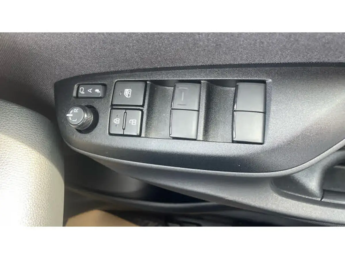 2024-toyota-yaris-cross-15-vvt-i-excel-awd-i-big-35