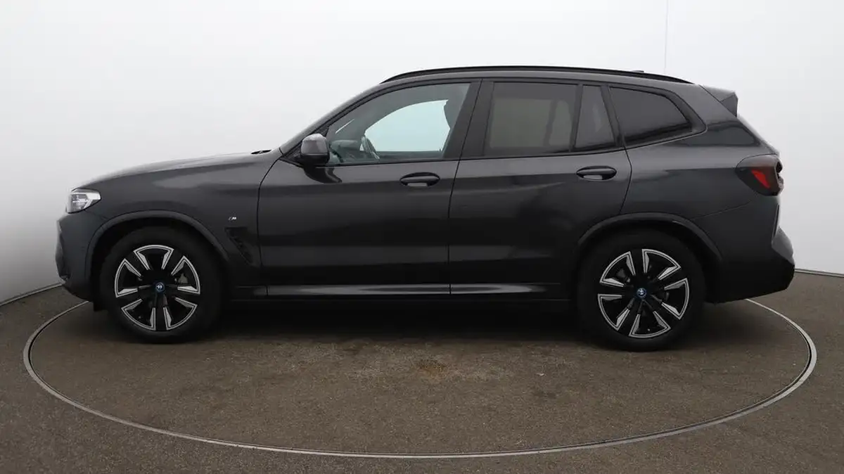 2022-bmw-ix3-e-m-sport-big-68