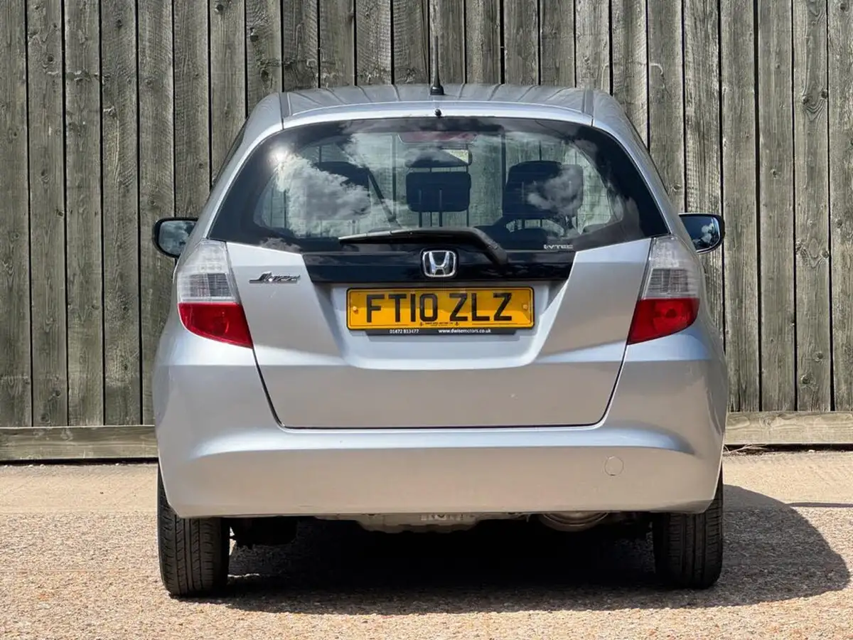 2010-honda-jazz-12-s-big-12