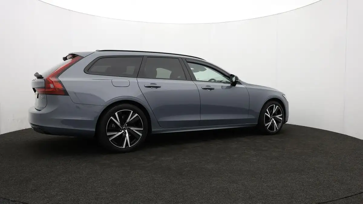 2022-volvo-v90-20td-b4-r-design-big-38