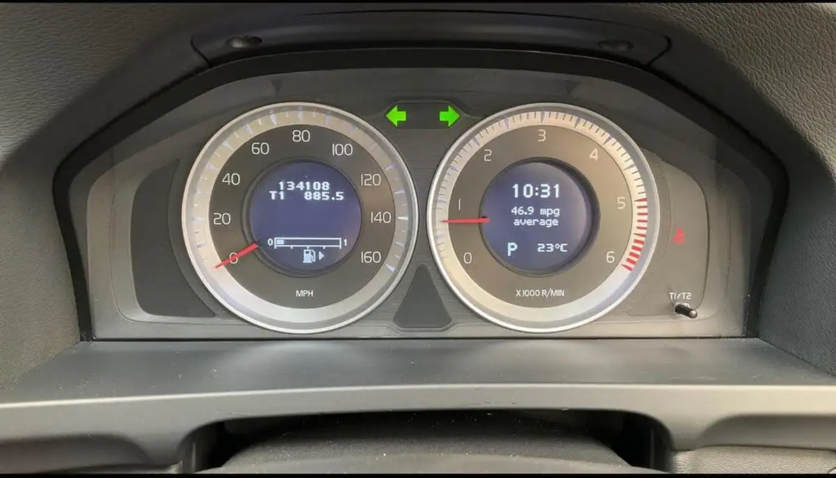2011-volvo-v60-24td-d5-se-215bhp-awd-geartronic-big-8