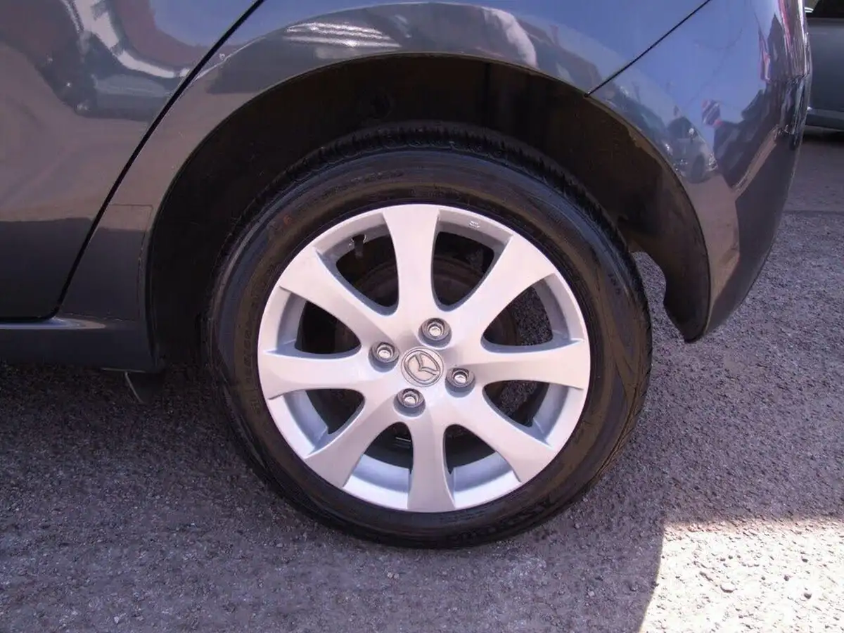 2011-mazda-mazda2-13-ts2-5d-big-18