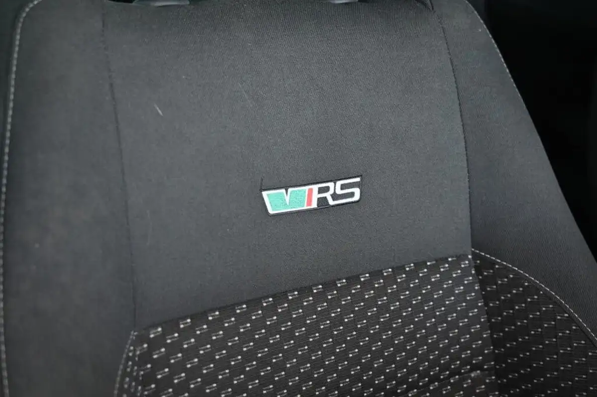 2014-skoda-fabia-14-vrs-hatchback-big-28