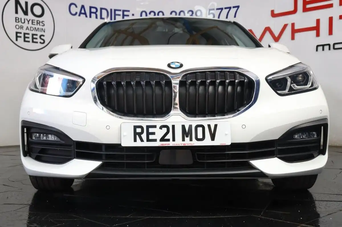 2021-bmw-1-series-20td-118d-se-lcp-big-11