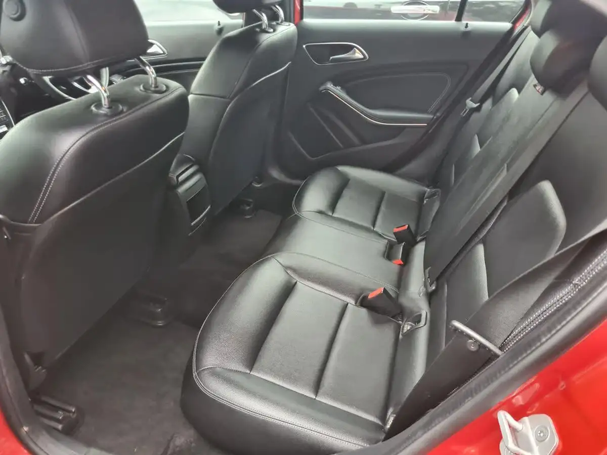 2017-mercedes-benz-a-class-15d-a180d-se-ss-big-13