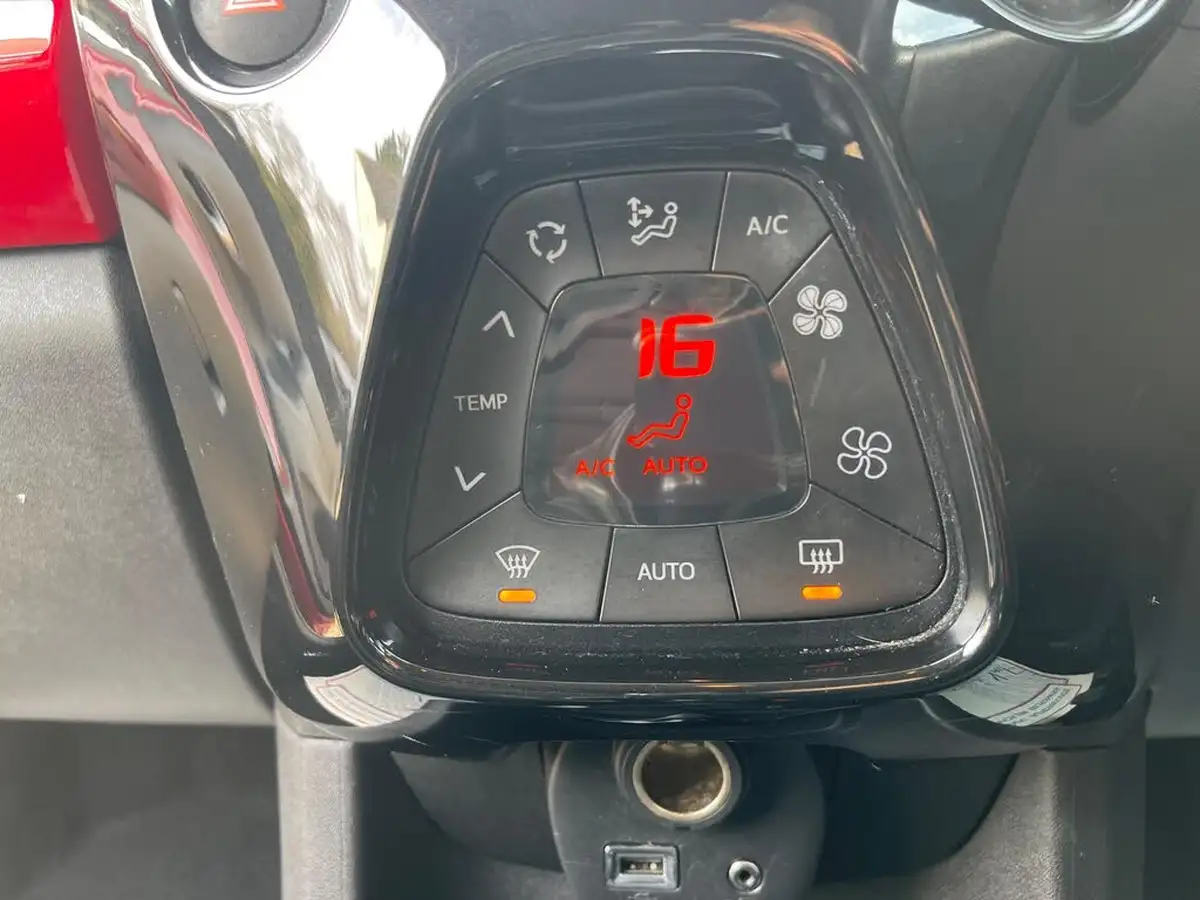 2018-toyota-aygo-10-vvt-i-x-clusiv3-71bhp-big-34