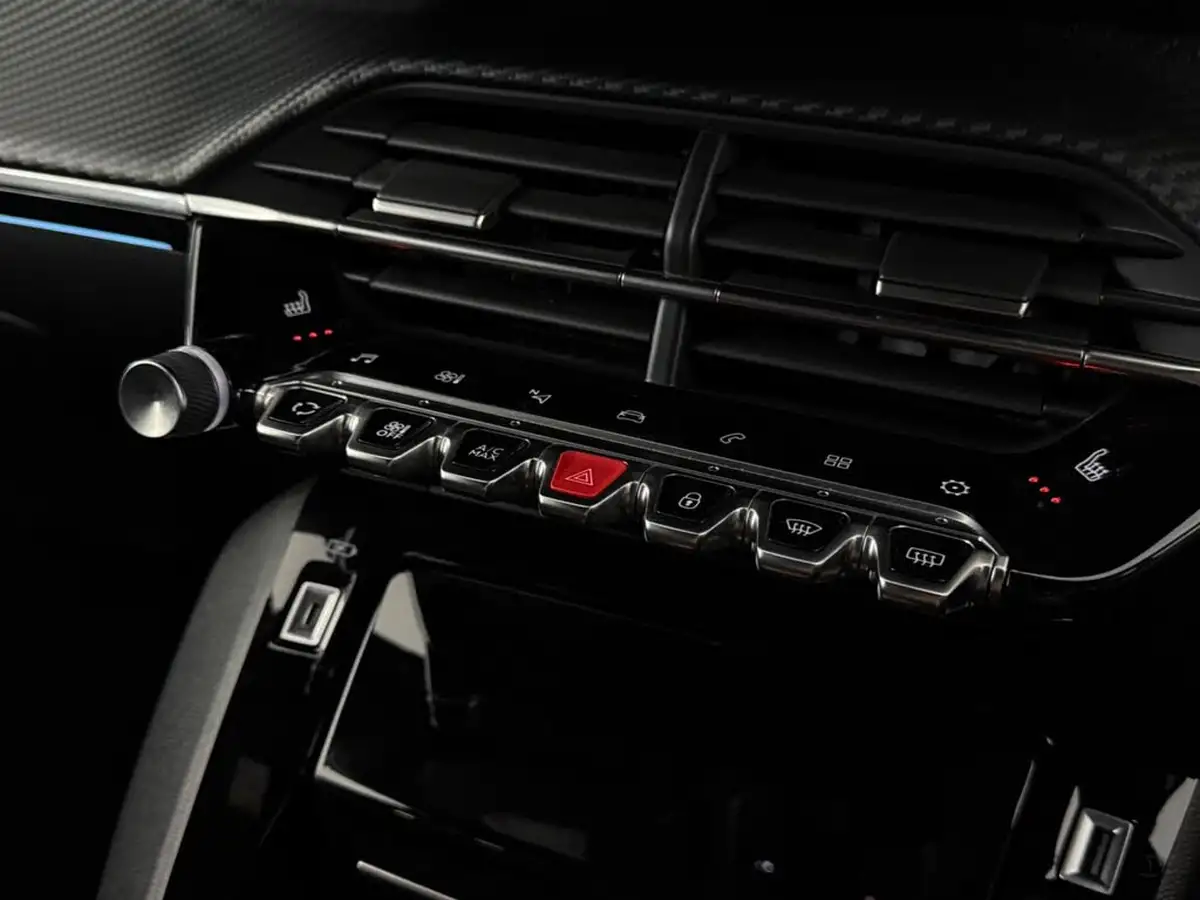 2022-peugeot-2008-suv-12-puretech-gt-eat8-big-38