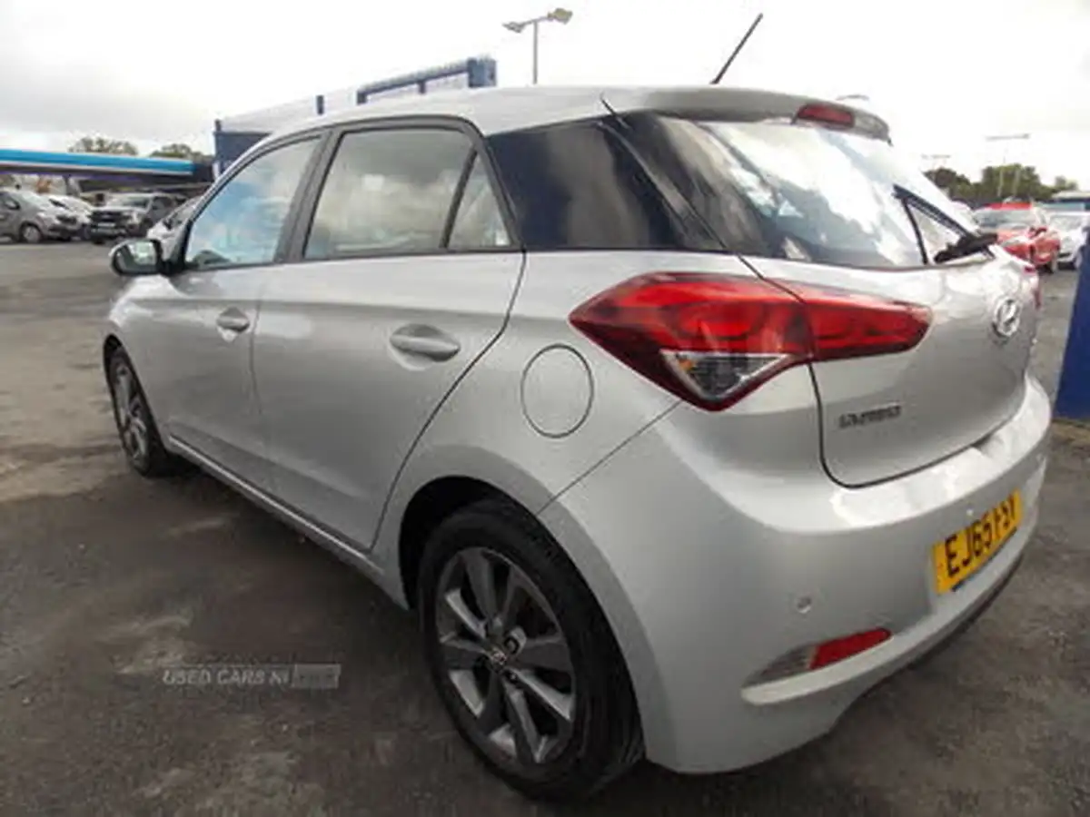 2015-hyundai-i20-14-se-big-4