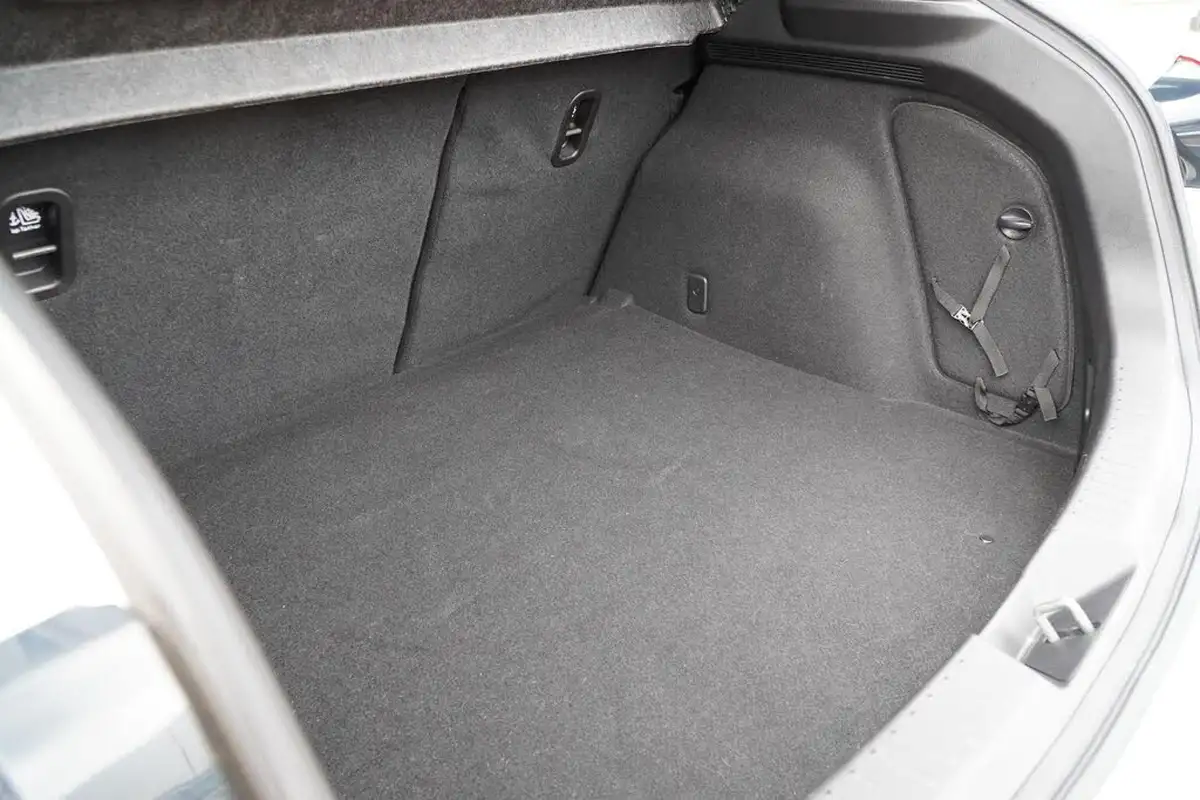 2017-mazda-mazda3-20-se-l-nav-hatchback-5d-big-50
