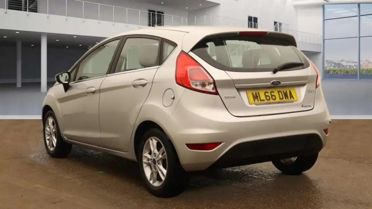 2016-ford-fiesta-10t-zetec-100ps-ecoboost-ss-5d-big-4