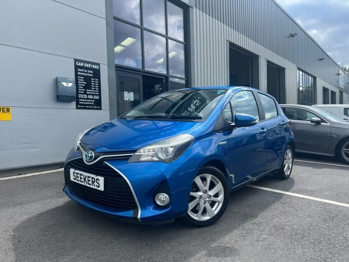 2015-toyota-yaris-15-vvt-i-excel-hybrid-15in-big-5