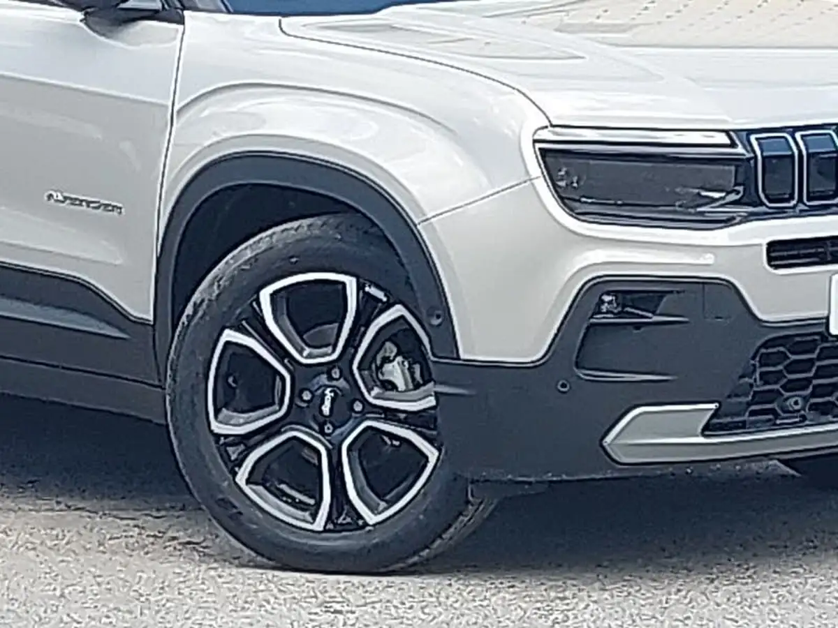2025-jeep-avenger-12-gse-summit-big-8