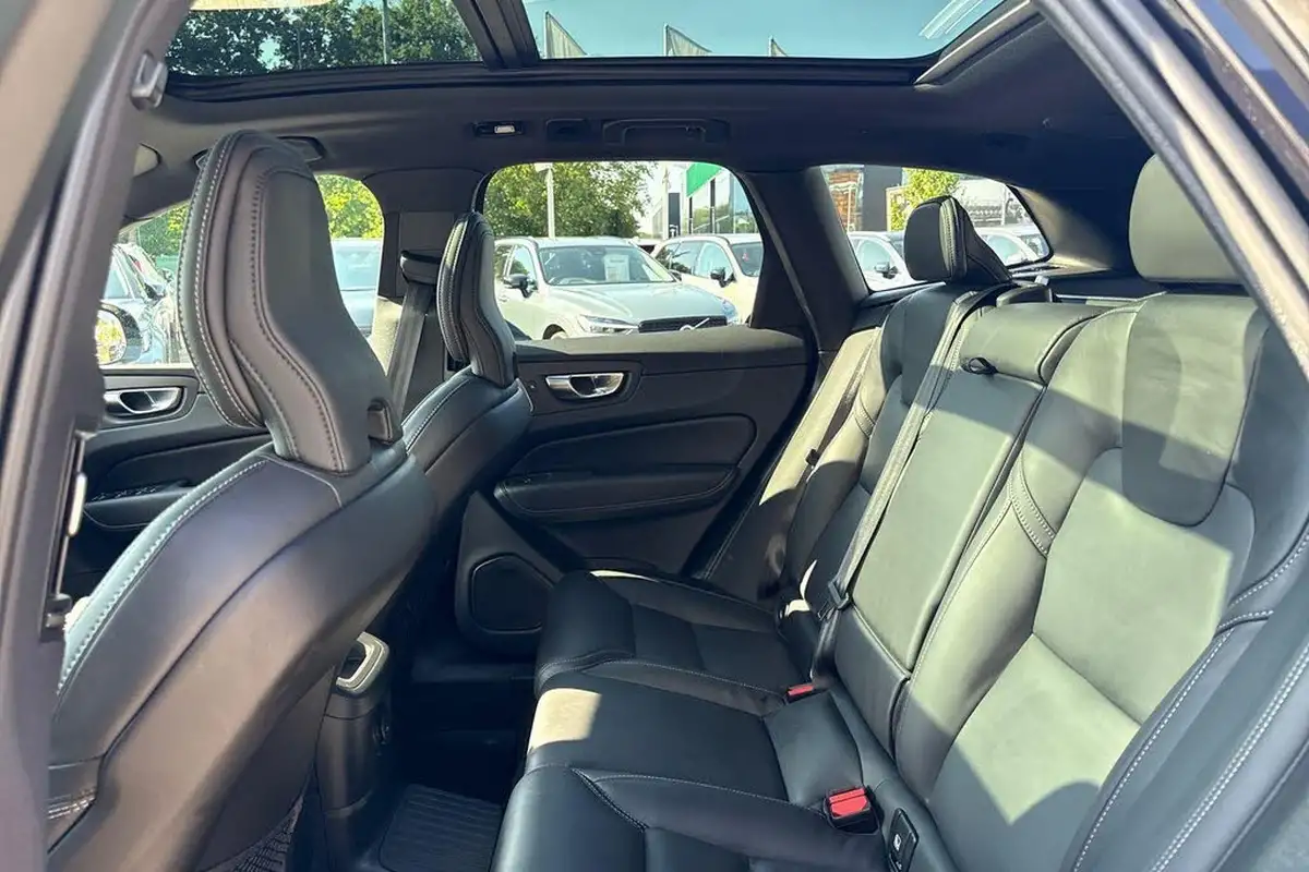 2024-volvo-xc60-20-t8-ultra-black-edition-big-28