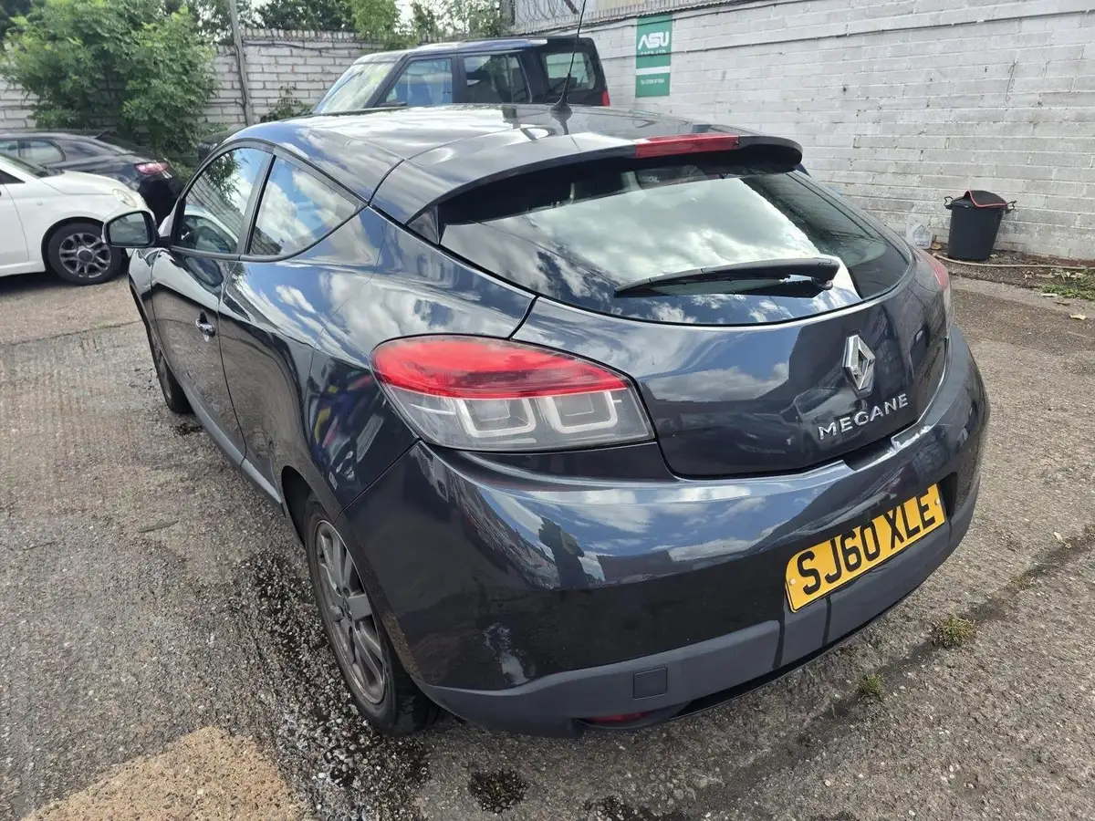 2010-renault-megane-15td-expression-15dci-86bhp-coupe-2d-big-4