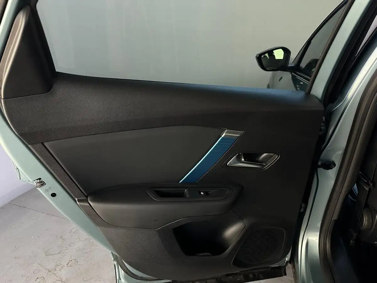 2022-citroen-c4-e-shine-plus-big-32