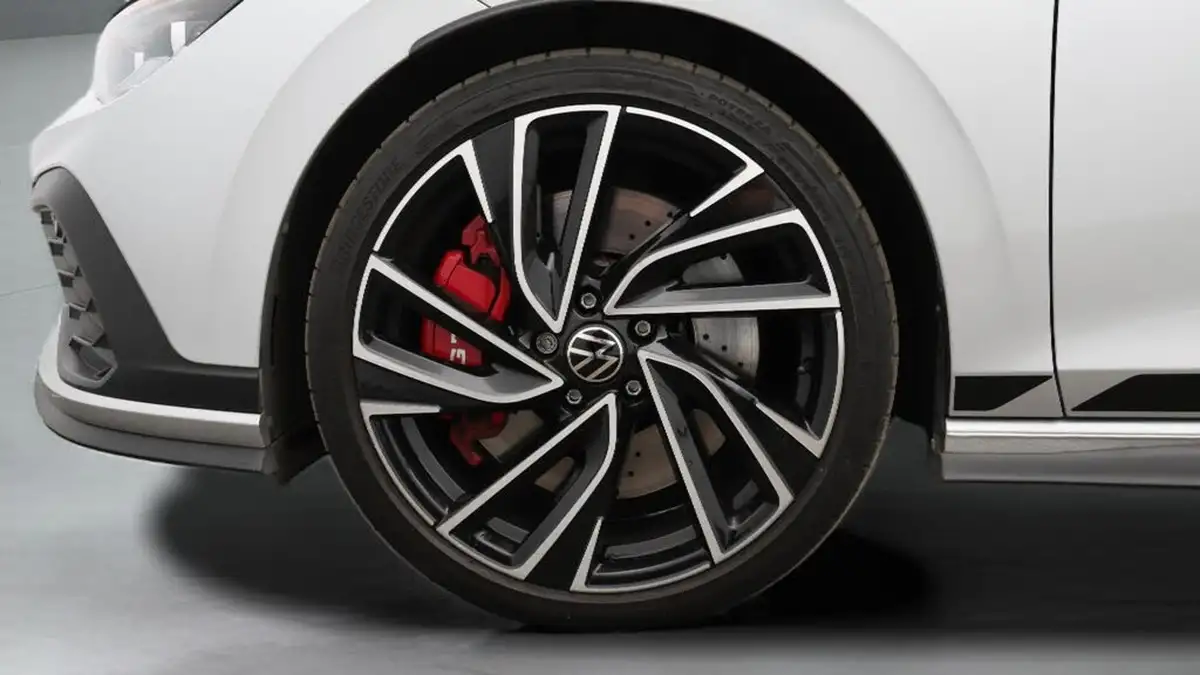 2023-volkswagen-golf-20-tsi-gti-clubsport-big-18