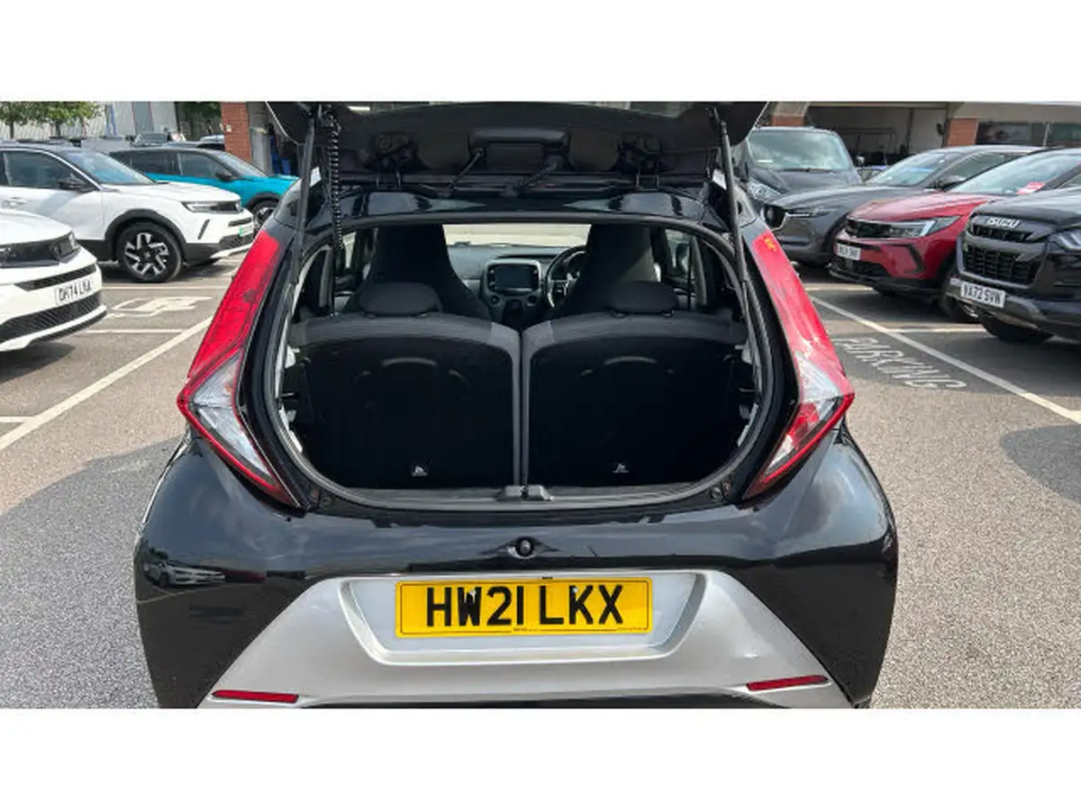 2021-toyota-aygo-10-vvt-i-x-play-tss-big-3