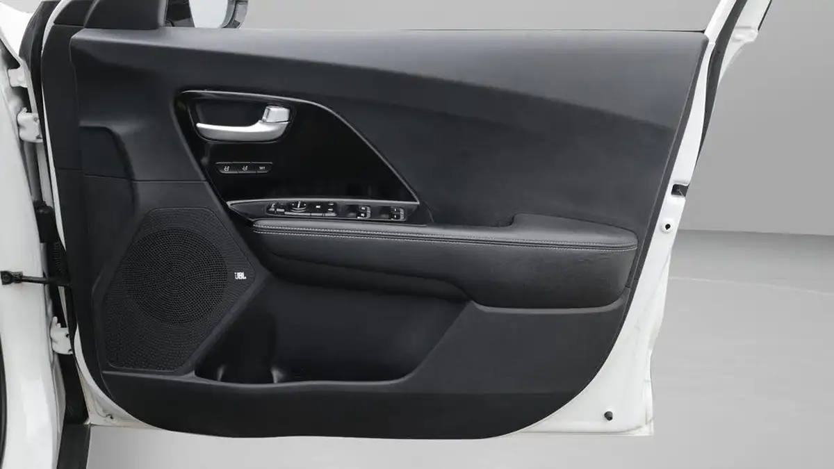 2020-kia-e-niro-ev-4-big-15