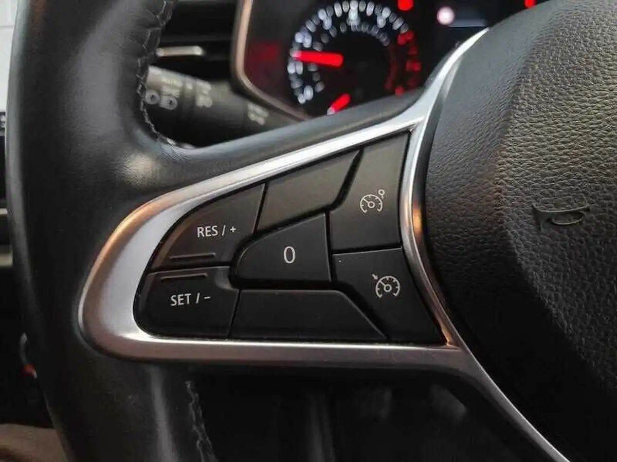 2020-renault-clio-10-sce-iconic-75bhp-big-18