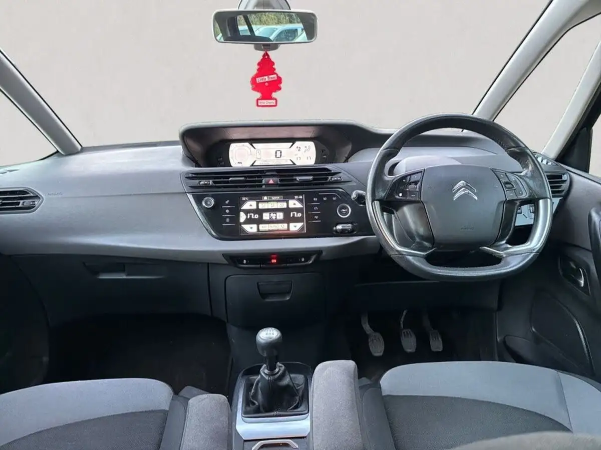 2014-citroen-grand-c4-picasso-16e-hdi-vtr-115ps-big-10