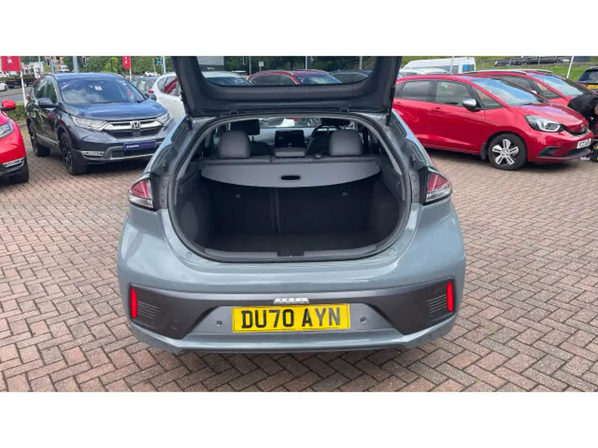 2020-hyundai-ioniq-16-gdi-premium-se-hybrid-big-3