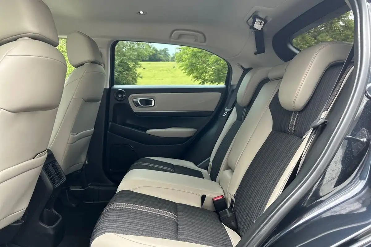 2022-honda-hr-v-15-i-mmd-advance-style-big-11