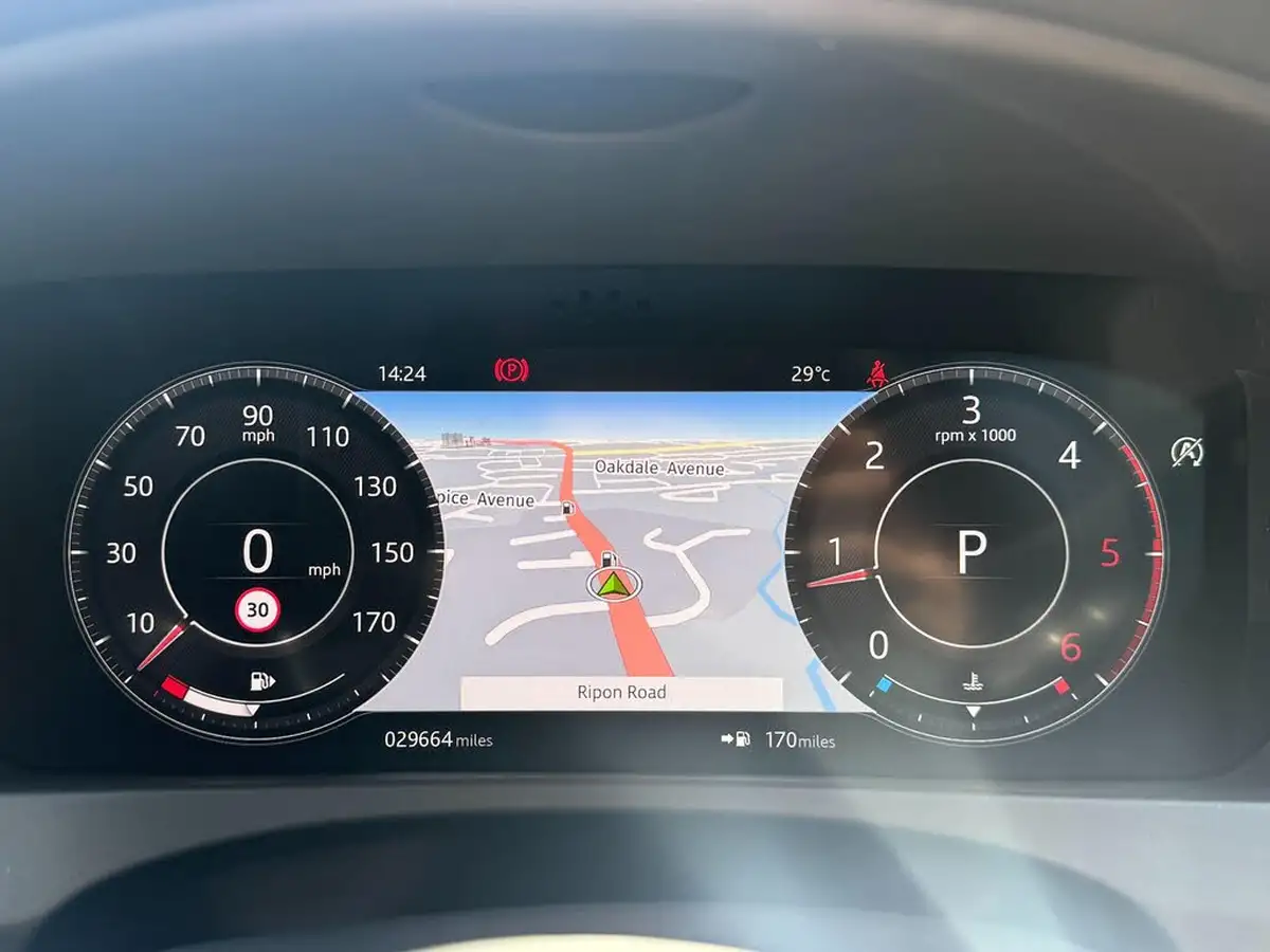 2020-jaguar-f-pace-20-i4d-chequered-flag-180ps-big-40