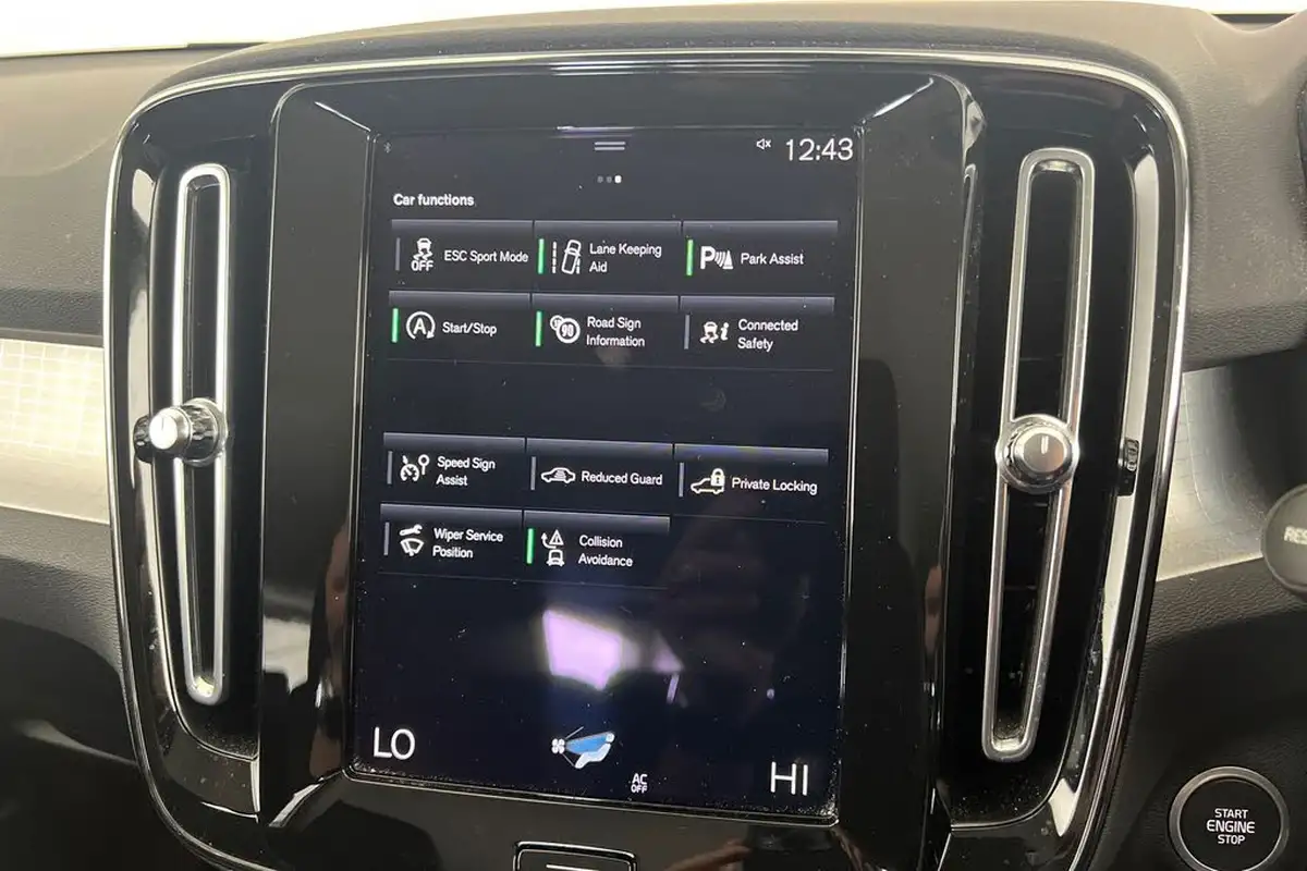 2021-volvo-xc40-15-t3-momentum-161bhp-big-15