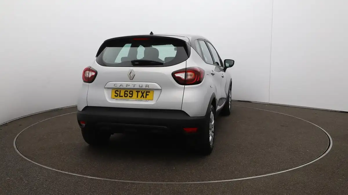 2020-renault-captur-09-tce-play-big-53