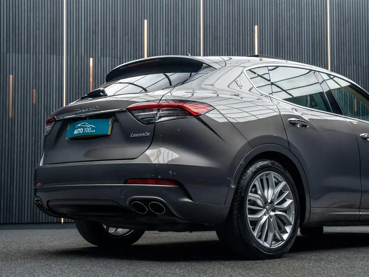 2022-maserati-levante-20-gt-big-18