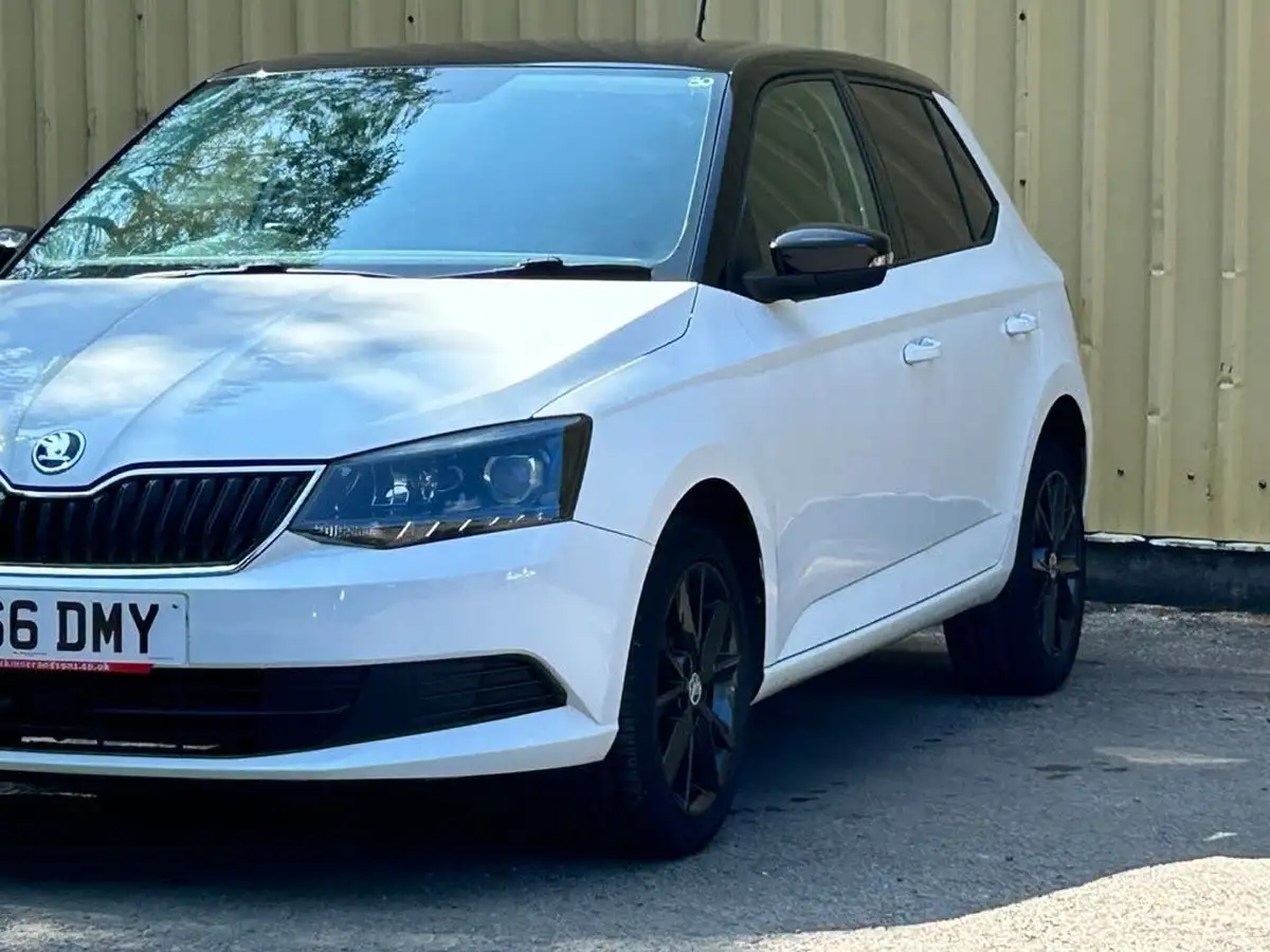 2016-skoda-fabia-10-mpi-colour-edition-big-7