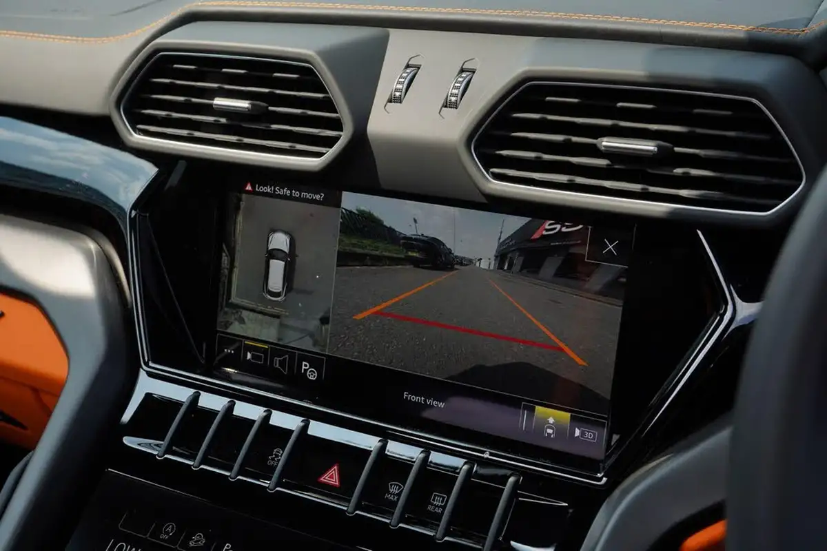 2024-lamborghini-urus-40-no-trim-big-17