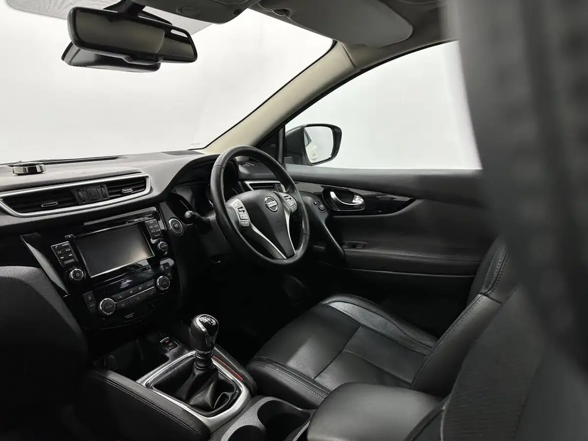 2016-nissan-qashqai-15dci-tekna-big-27