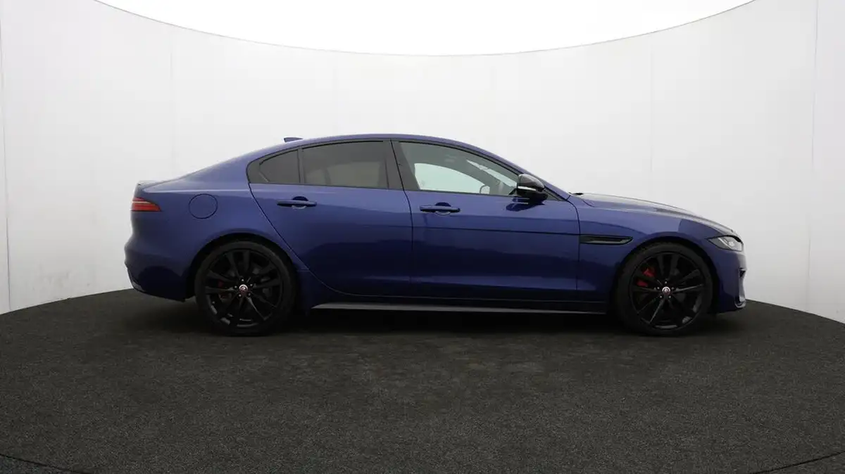 2021-jaguar-xe-20-d200-r-dynamic-black-big-25