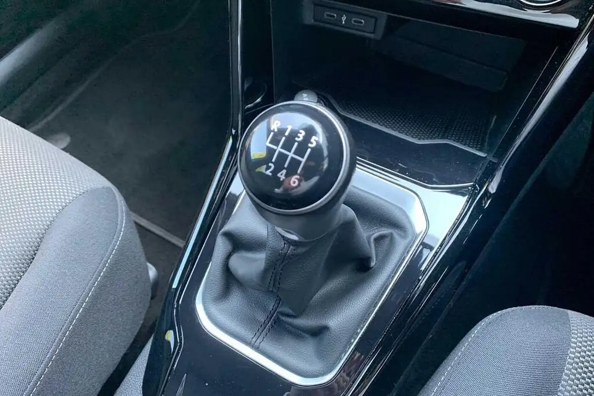2021-volkswagen-t-roc-15-tsi-black-edition-big-18