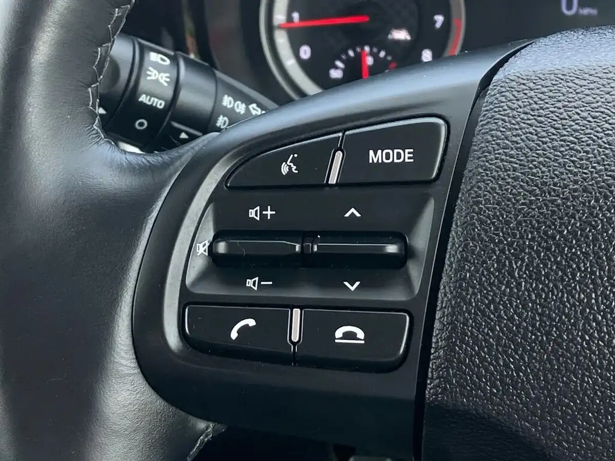 2022-hyundai-i10-10-premium-big-18