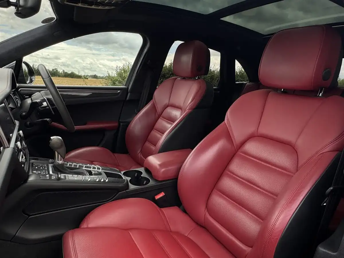 2021-porsche-macan-29-turbo-big-11