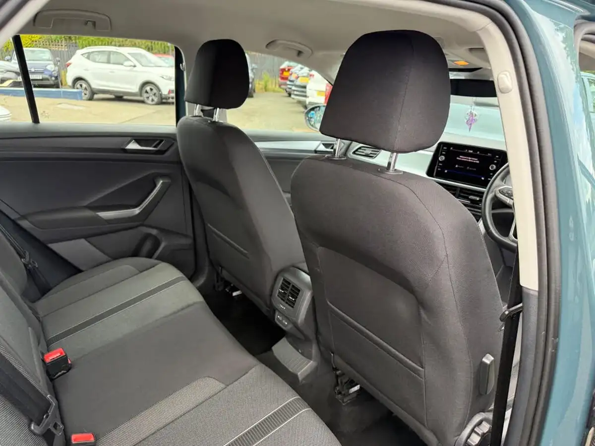 2024-volkswagen-t-roc-10-tsi-life-110ps-big-27