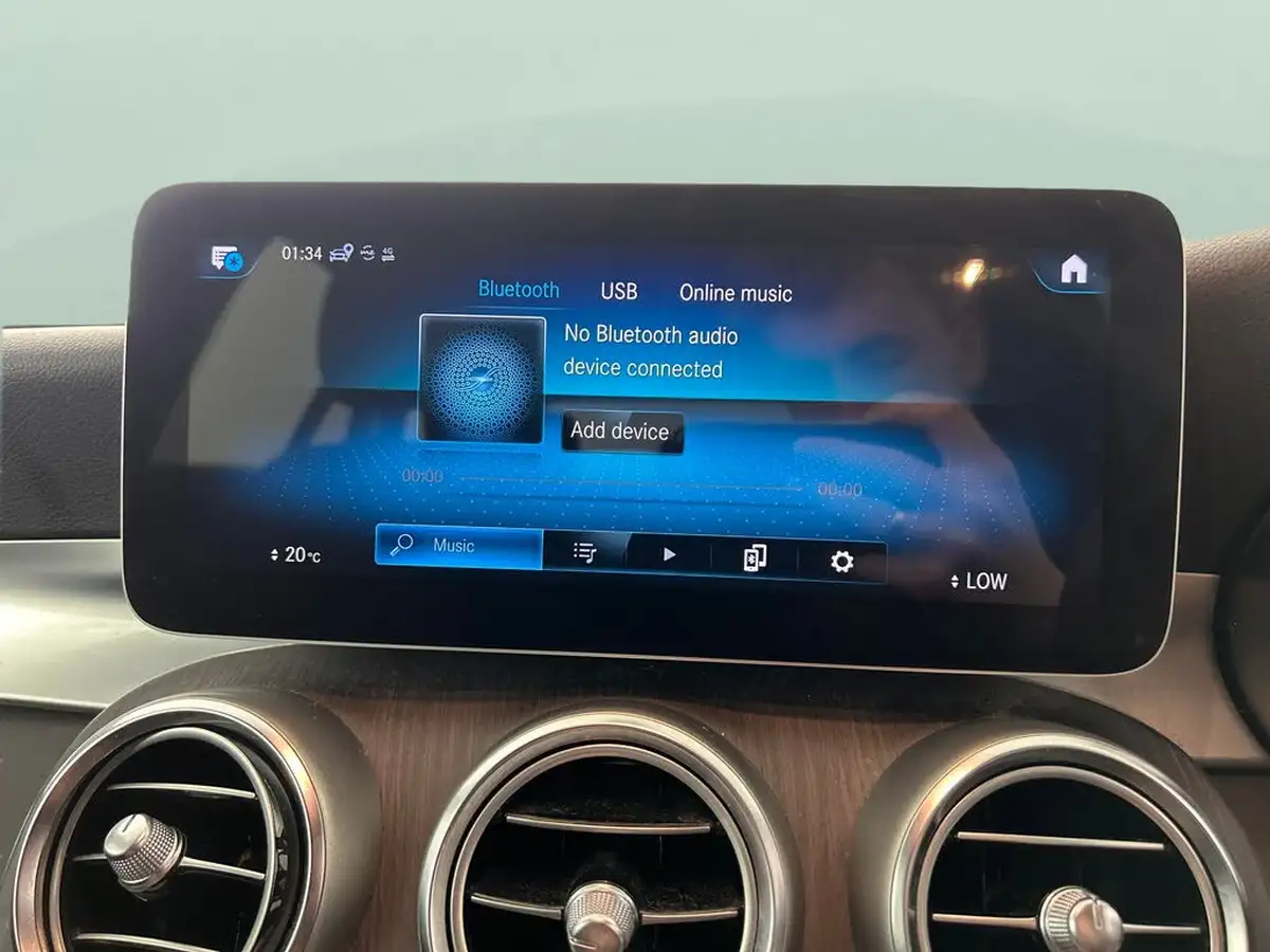 2019-mercedes-benz-glc-class-20d-glc220d-amg-line-station-wagon-5d-4matic-plus-big-25