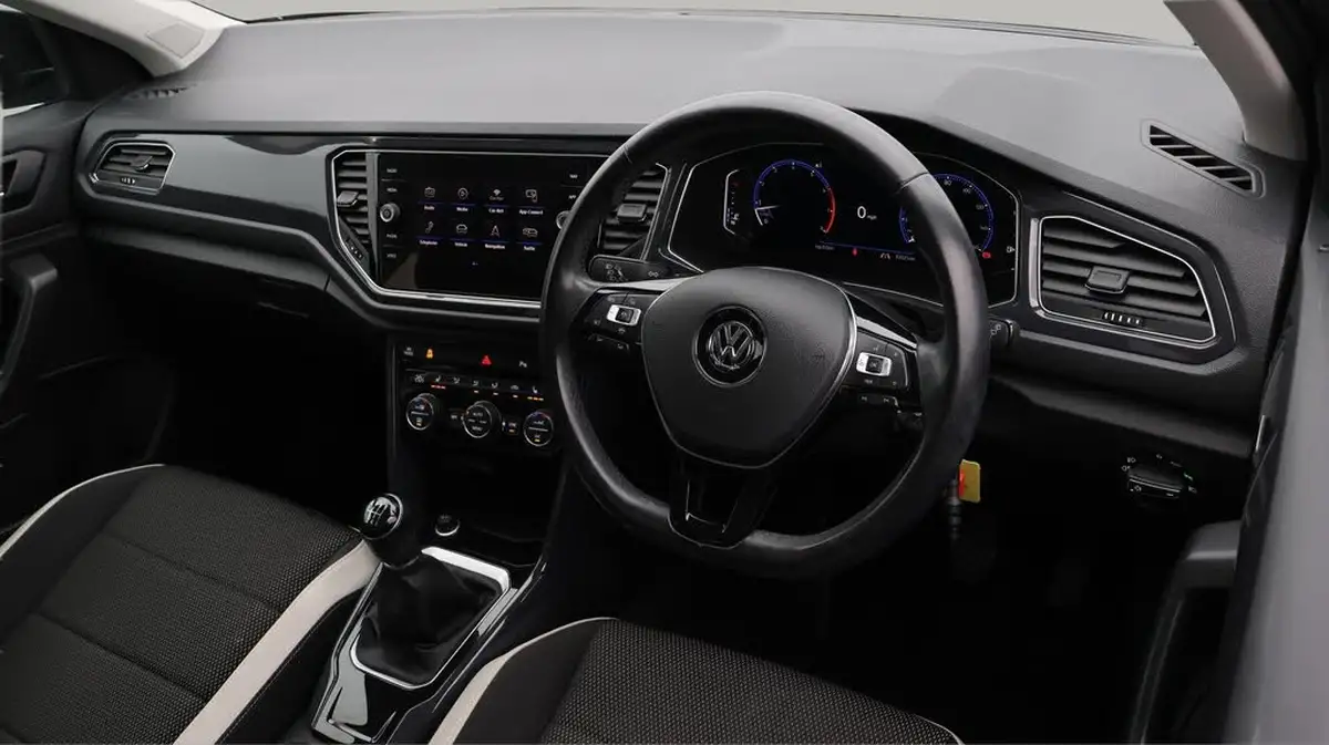2019-volkswagen-t-roc-15-tsi-se-big-9